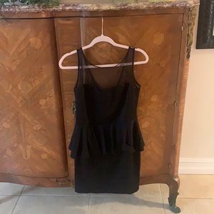 Beautiful black dress like new.